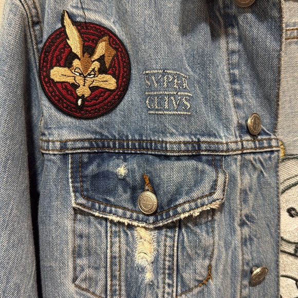 Zara Woman Looney Tunes Distressed Denim Oversized Jean Jacket size medium - Picture 2 of 9